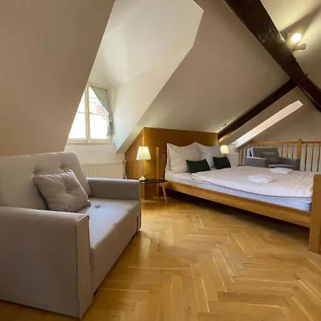 White Swan Boutique * Prag