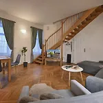 White Swan Boutique Apartman *