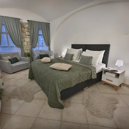 White Swan Boutique Apartmán *